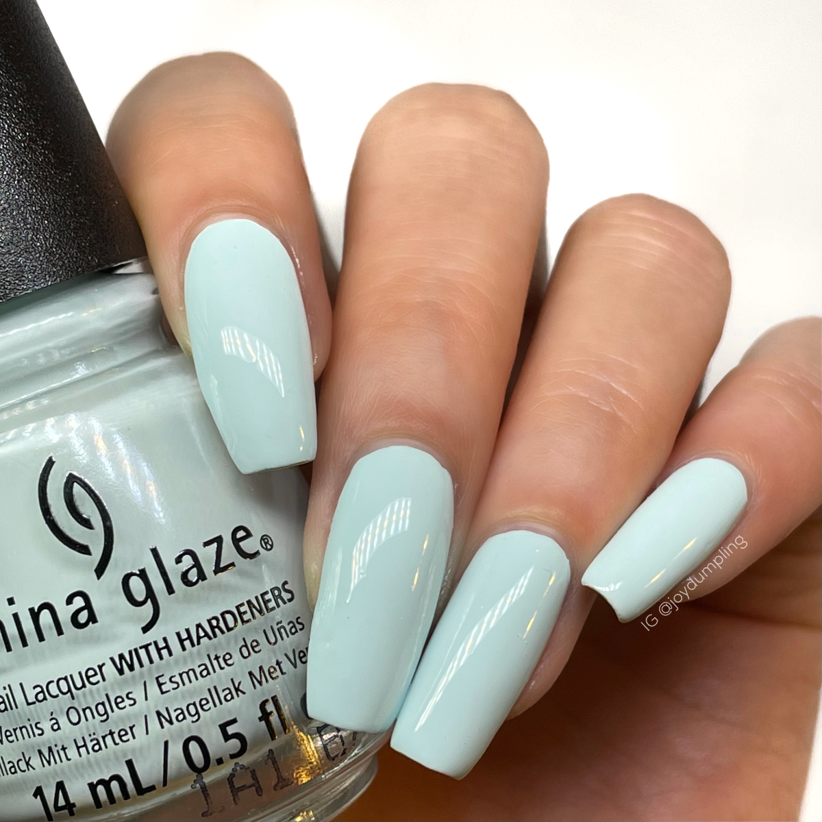 CHINA GLAZE LIVE IN THE MO-MINT